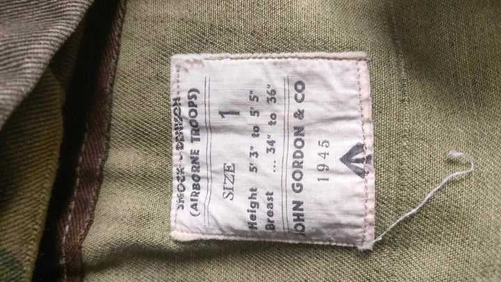 close up of white fabric label