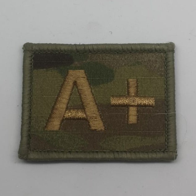 Toppa Militare Ricamata Blood Type O+ (0 Positivo) - Patch Tattica Con Fissaggio A Gancio - Dimensioni 5 X 2,5 Cm - Mimetica (Camo)