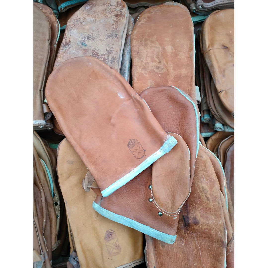Swedish Brown Civil Defence Leather Mitts