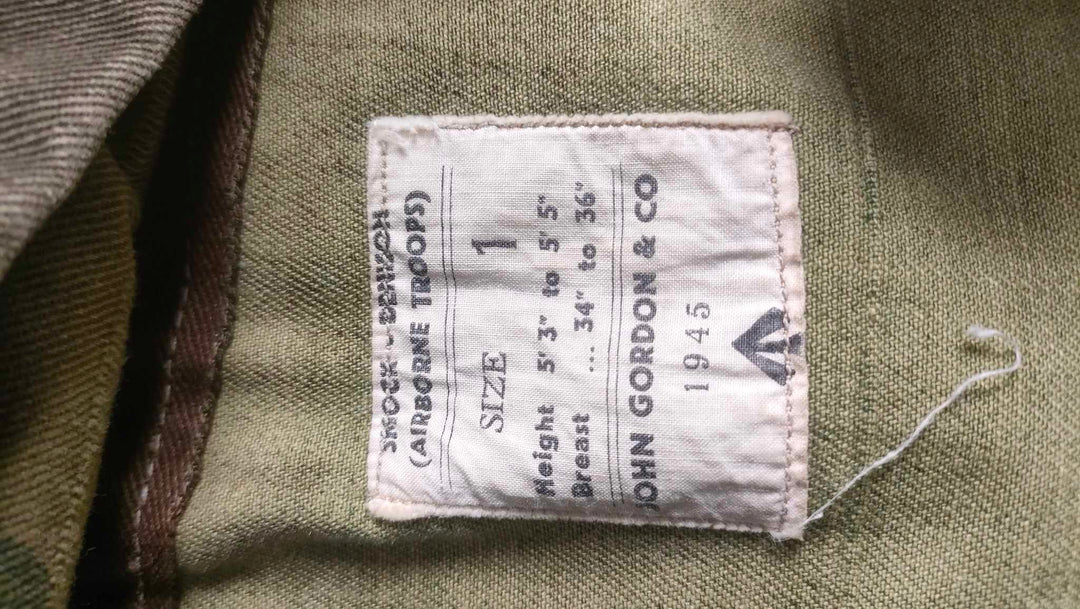 close up of white fabric label