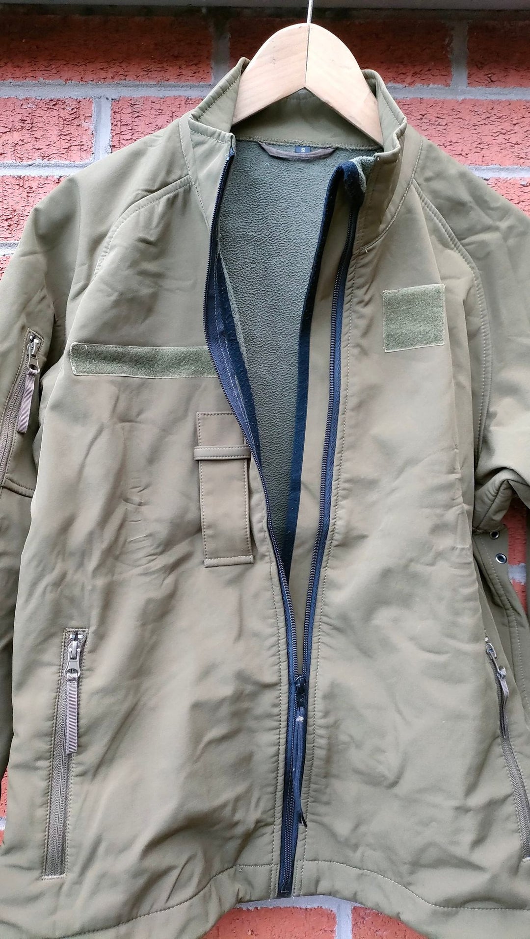 Jacket with open zip